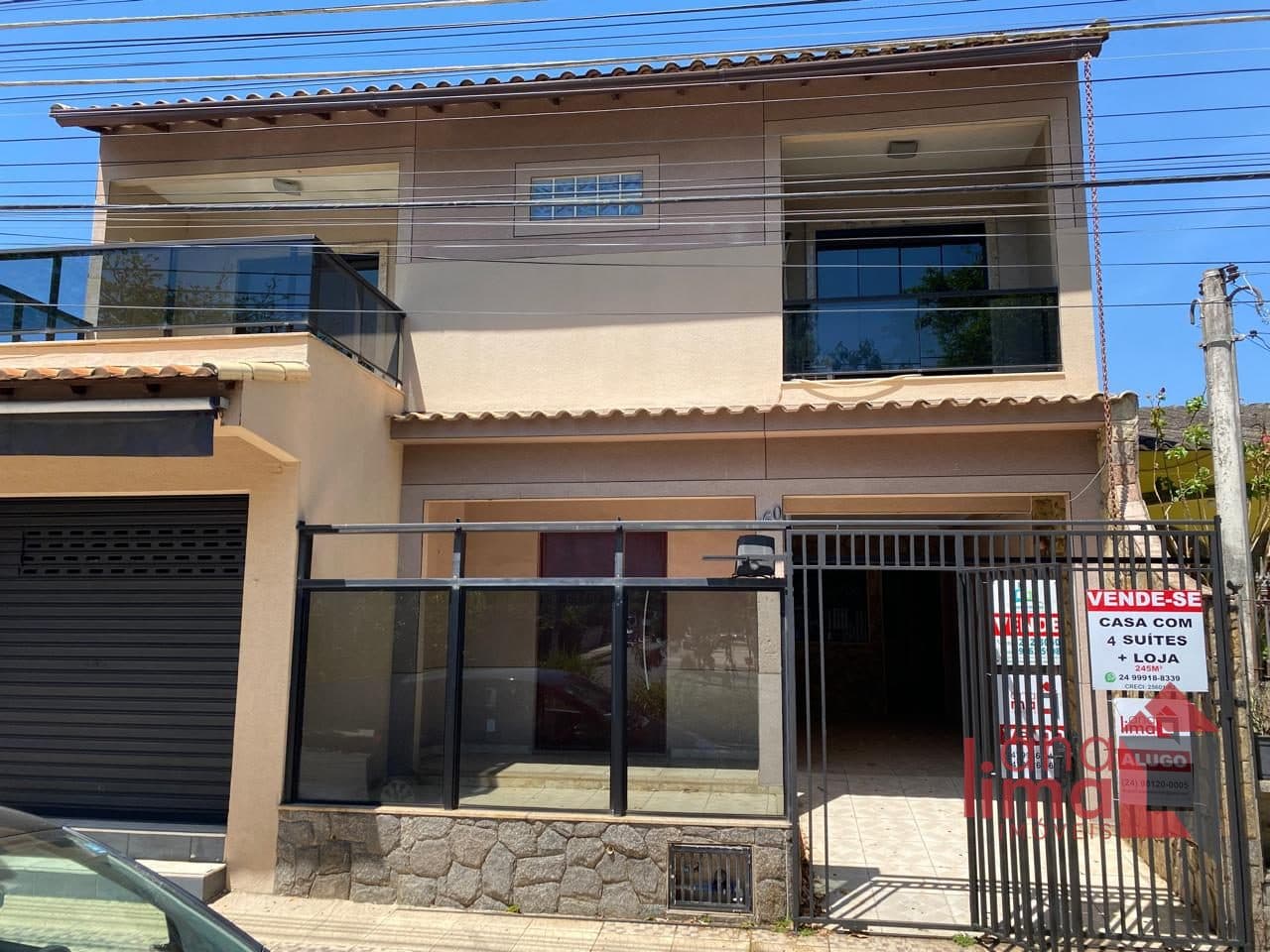 Casa com 4 suítes sala ampla, 01 escritório, garagem com loja acoplada